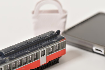 スマートフォンで旅行予約するイメージ