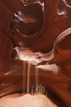 Upper Antelope Canyon (Tse' bighanilini), LeChee Chapter, Navajo Nation, Arizona