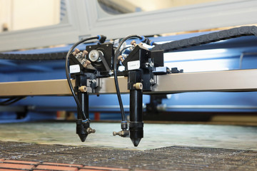 Laser cutting machine is a substance, preparation of parts for sewing clothes