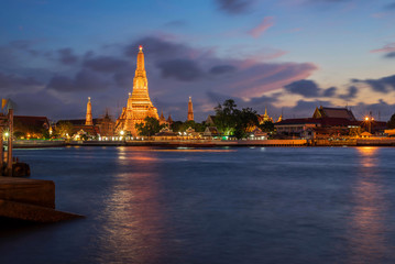 Fototapeta na wymiar Wat Arun Ratchawararam in Bangkok, Thailand