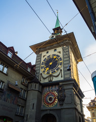 Torre del reloj en la ciudad europea de Berna en  Suiza , verano de 2016 OLYMPUS CAMERA DIGITAL
