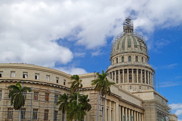 Obraz premium el capitolio under construction, havana, cuba