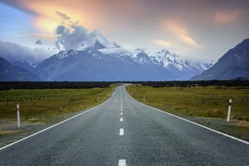 Photo sur Plexiglas Aoraki/Mount Cook Road leading to Mount Cook, New Zealand