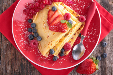 crepe with berry fruit