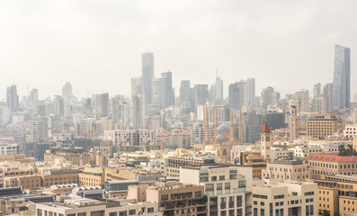 Fototapeta premium Widok na centrum Bejrutu w słoneczny dzień. Bejrut, Liban.