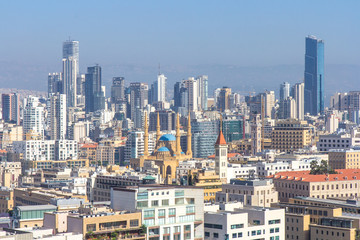 Fototapeta premium Widok w centrum Bejrutu w słoneczny dzień. Bejrut, Liban.