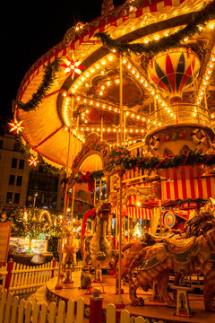 Striezelmarkt Altmarkt Dresden historisches Karussel