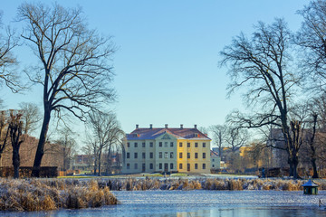 Bilder und Videos suchen: entenhaus