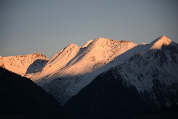Sonnenaufgang, Morgenstimmung, Sonnenstrahlen, Gebirge, Alpenglühen, Virgental, Venedigergruppe,...
