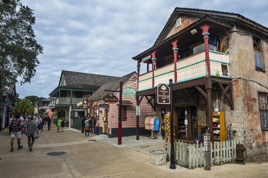 Old colonial shops, St George street pedestrian zone, St, Augustine, oldest continuously occupied European-established settlement, Florida