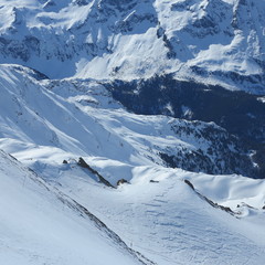 Fototapeta na wymiar winter in den Bergen Europas Alpen