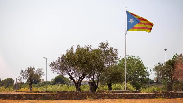 Katalanische Flagge in Katalonien in Spanien, Cadaques, Barcelona Nordspanien 
