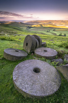 Stanage Edge millstones at sunrise, Peak District National Park, Derbyshire