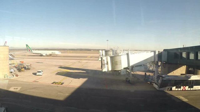 Timelapse at the airport's gate
