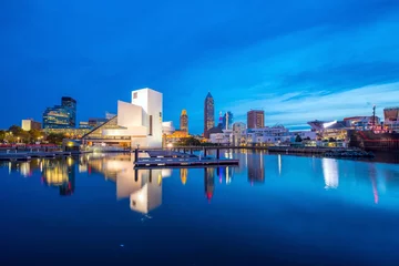 Tuinposter Downtown Cleveland skyline from the lakefront © f11photo