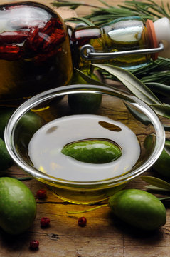 जैतून का तेल Ol&iacute;vaolaj Оливковое масло &Epsilon;&lambda;&alpha;&iota;ό&lambda;&alpha;&delta;&omicron; Olej oliwkowy Olio di oliva Olive oil Aceite de oliva d'oliva Huile d'olive Oliven&ouml;l שמן זית Ulei de măsline 橄欖油 