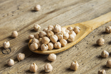 Raw organic chickpeas