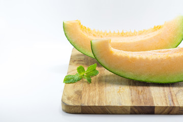 cantaloupe melon slices..
