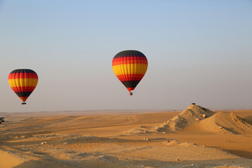 Fototapeta na wymiar Hot Air Balloon, Dubai