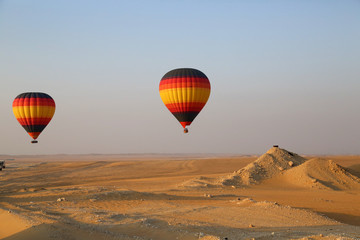 Fototapeta na wymiar Hot Air Balloon, Dubai
