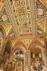 Fototapeta na wymiar inside view of Duomo di Siena