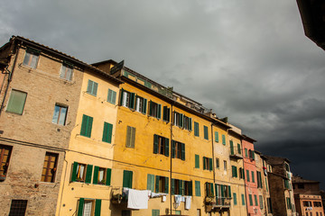 Fototapeta na wymiar old houses in Siena