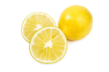 Limones sobre fondo blanco aislado vista desde arriba