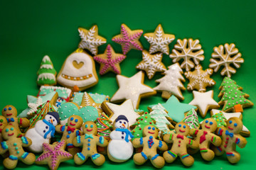 New Year, gingerbread men, christmas tree, stars, snowman