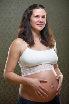Schwangere mit Babybauch  / Pregnant Woman with her baby belly