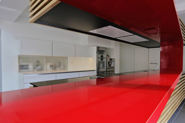 plan de travail rouge cuisine moderne
