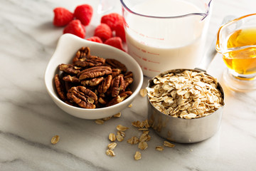 Cooking oatmeal with oats and milk