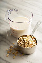 Cooking oatmeal with oats and milk