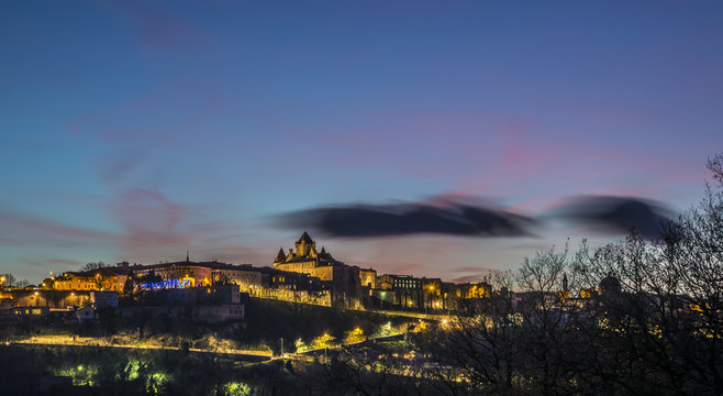 Aubenas la nuit/ Aubenas en Ard&egrave;che avec lumi&egrave;res 