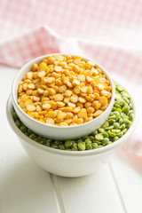 Green and yellow split peas.