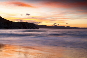 Obraz premium Atardecer en Zumaia, Pais Vasco