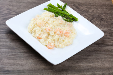 Risotto with shrimps and astaragus