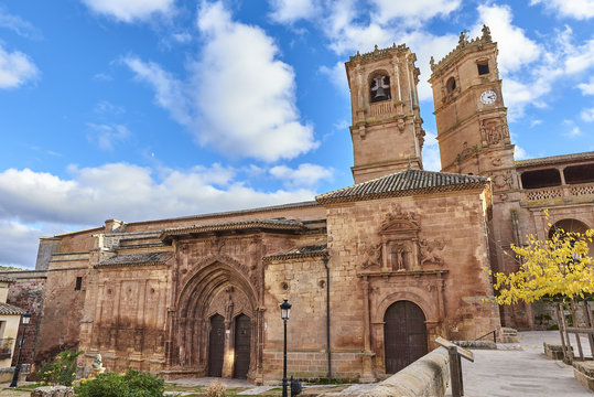 Iglesia de la Sant&iacute;sima Trinidad y Santa Mar&iacute;a y Torre del Tard&oacute;n de la Lonja de Santo Domingo de Alcaraz, Albacete, Espa&ntilde;a
