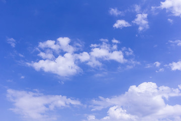 Obraz na płótnie Canvas cloud with blue sky