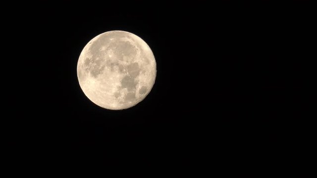 4K・満月と雲_3-914