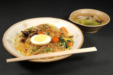 五目あんかけ焼きそば