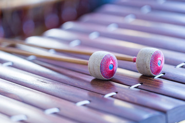 Not knocking noise Is an ancient instrument