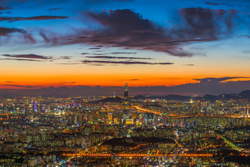 Fototapeta na wymiar Downtown skyline in Seoul, South Korea.