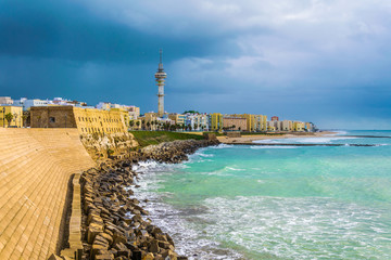 view of a seaside promenade in cadiz © dudlajzov