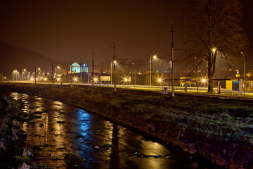 Nocne ulice miasta Muszyna.