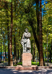 Fototapeta premium Statue of Temirkul Umetaliev in Bishkek, Kyrgyzstan