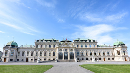 Fototapeta na wymiar Photo front view on upper belvedere palace and garden with statue, vienna, austria