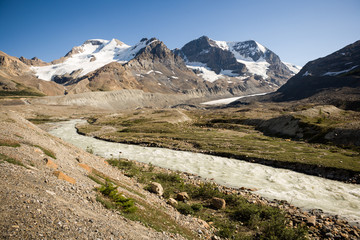 Mount Athabasca from Icefields Parkway, Jasper Nat'l Park, Alber