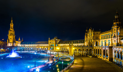 Fototapeta premium night view of the illuminated plaza de espana in the spanish city sevilla