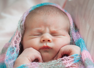 Новорожденный спящий ребенок