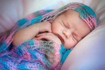 Новорожденный спящий ребенок
